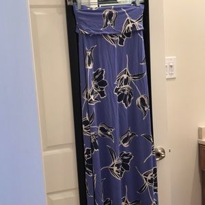 Beautiful Old Navy Maxi Dress Size Small.